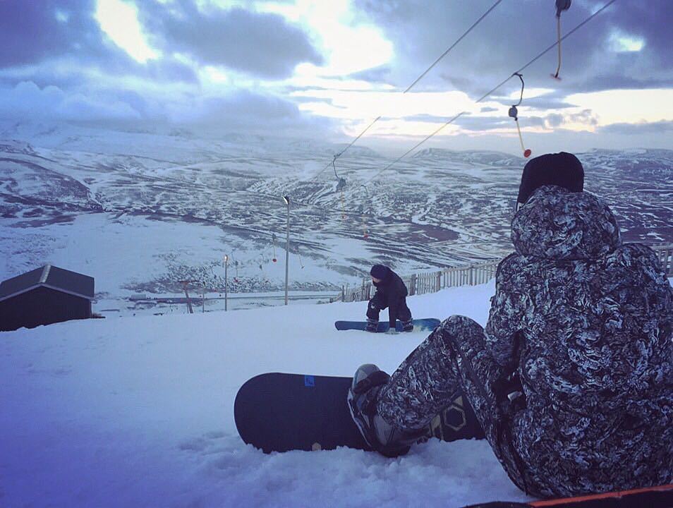 Öllum prófum annarinnar náð, því var fagnað við hæfi í dag! 😀🏂
.
.
.
.
.
.
.
#snow #snowbo… ift.tt/2hPEH5P