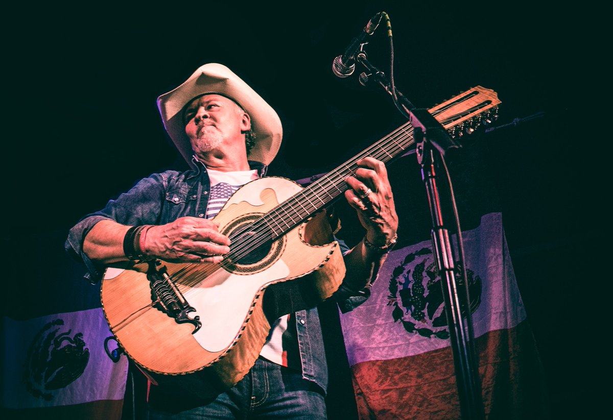 Paul Young <a href="/PaulYoungParlez/">Paul Young</a> playing with <a href="/lospacaminoscom/">Los Pacaminos</a> last weekend at <a href="/twforum/">tunbridgewellsforum</a>