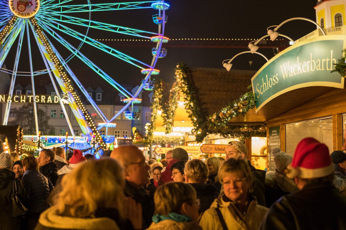 Sfeerimpressie #kerstmarkt in #Erfurt! 🎄❤️✨ Ik zou hier nog daaaagen kunnen rondzwerven! #visitThuringia #Duitsland