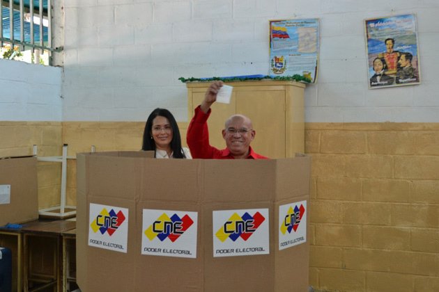 Gob_Guarico's tweet photo. #SEPA || #16Diciembre de 2012 Ramón Rodríguez Chacín @rerchacin fue electo gobernador del edo Bolivariano de #Guárico https://t.co/mXonSPLEjv