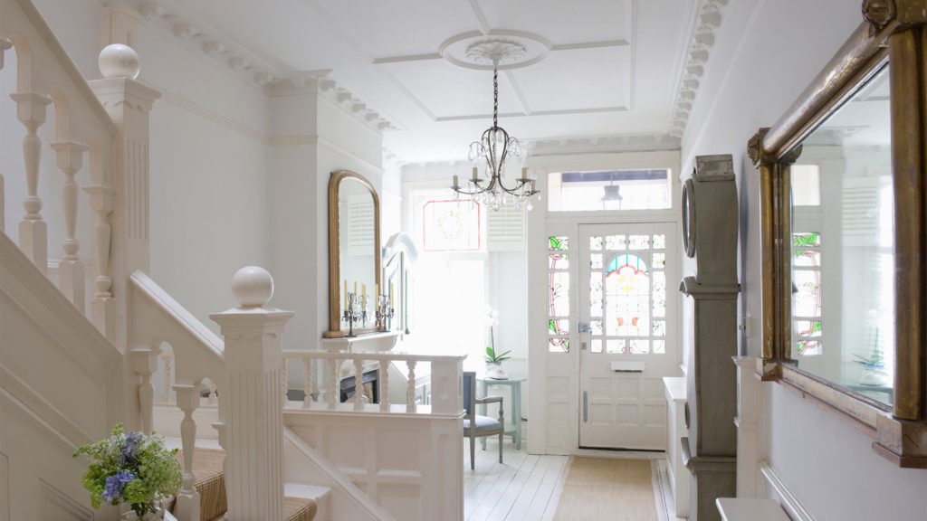 Century21Fox's tweet image. Take a look at how to welcome people into your home the right way! #entrywayessentials s.sm.cc/jdgaIA