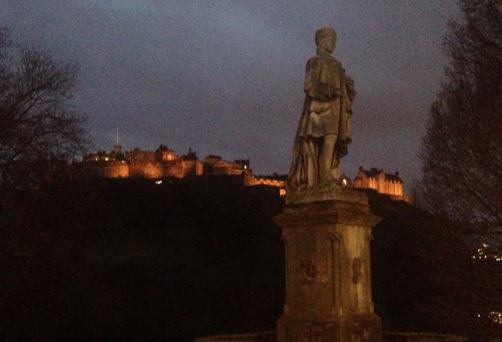 ianmacphotos's tweet photo. Thinking of visiting Edinburgh this Xmas? Cant recommend the city and @EdXmasSOL enough !   #iPhonephotography https://t.co/XCptrZQC1s