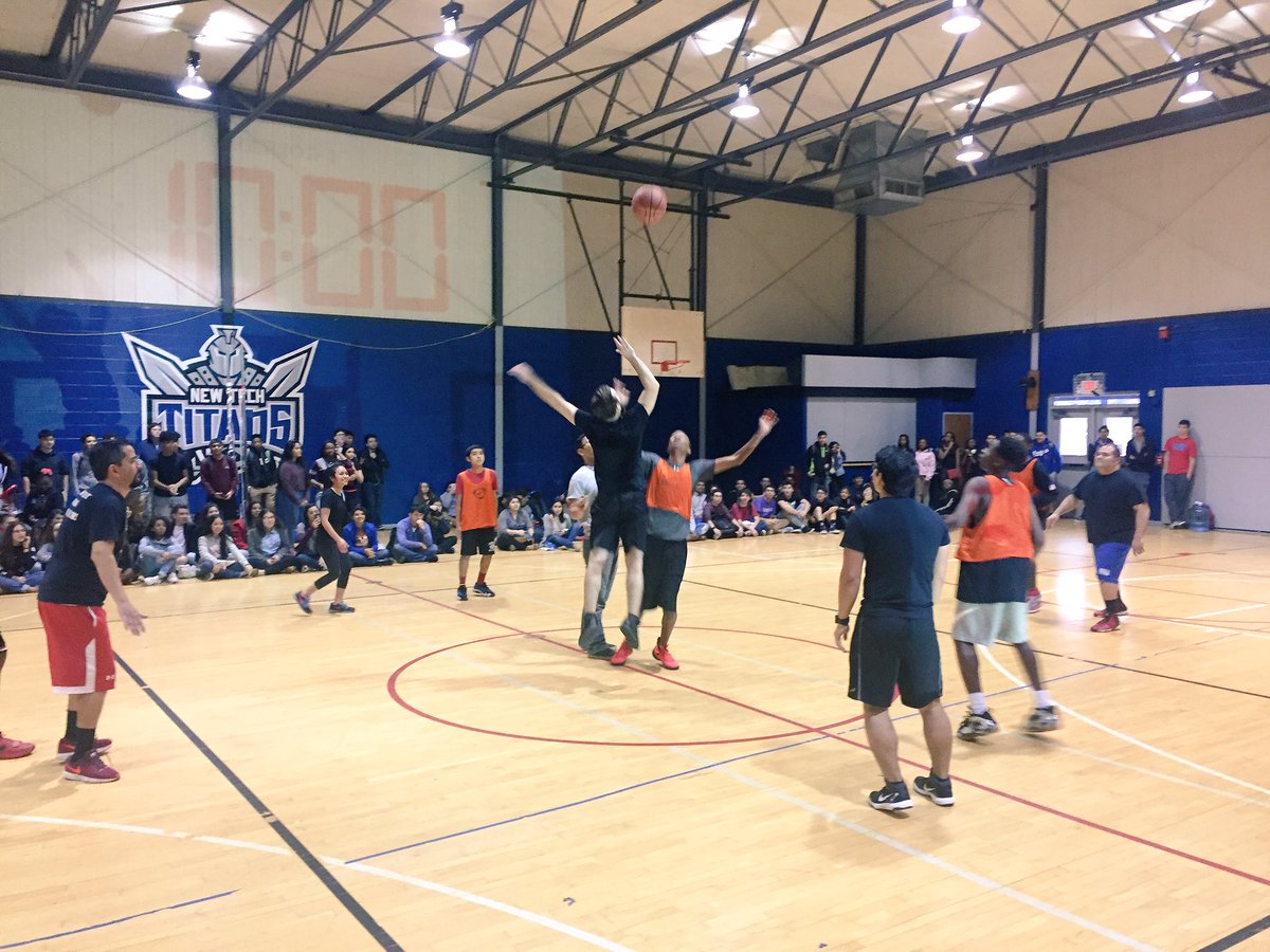 Adeboyejosbio's tweet image. Day 77: A lot of excitement the last day b4 break. #AlumniPanel #StaffvsStudentBBall #RollerDerby #TitanUp #Teach180