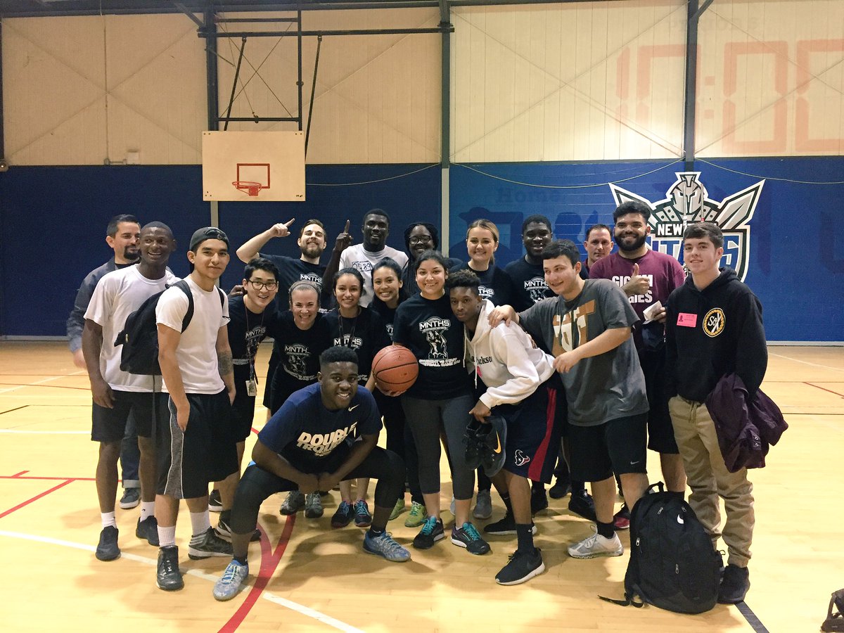 Adeboyejosbio's tweet image. Day 77: A lot of excitement the last day b4 break. #AlumniPanel #StaffvsStudentBBall #RollerDerby #TitanUp #Teach180