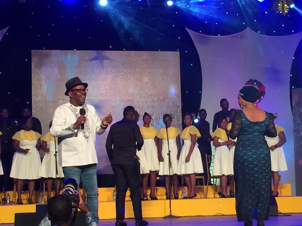 And Bessa Simmons joins Paulina for an interactive rendition of Carols #MTNCarols2016