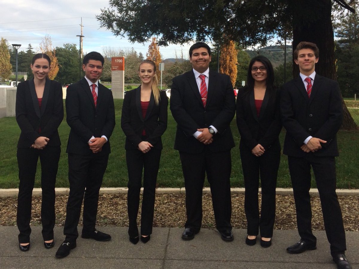 BundleBoxCo's tweet image. Our presentation team did a great job in Napa! Next stop is Bakersfield 📍