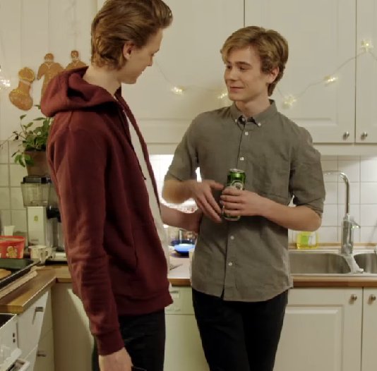 im crying, this is.. iconic