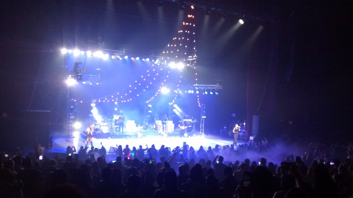 JetPuebla's tweet photo. Lleno total el concierto de @haashoficial el día de ayer en la cuidad de #puebla https://t.co/NNqWQem0JQ