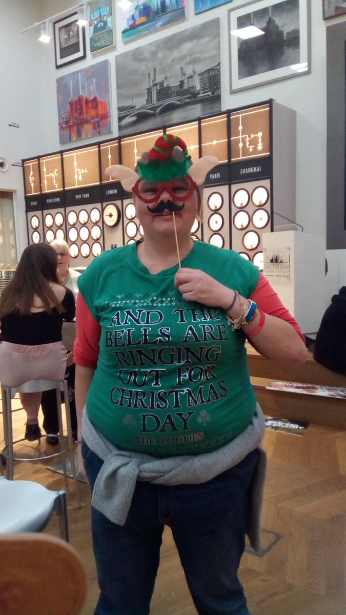 gibbss2's tweet photo. #lsw16 elf problems lol https://t.co/rLETxPKG1S