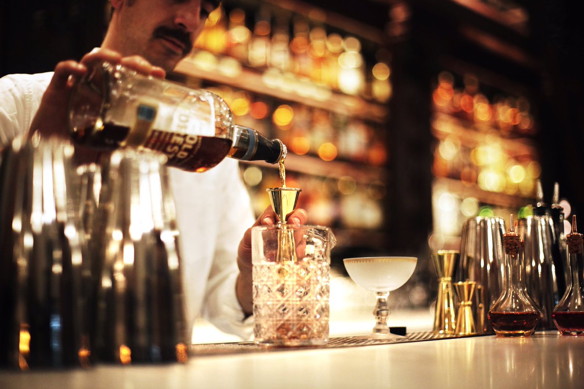 TheEdmonLA's tweet photo. Can we interest you in a cocktail? Visit https://t.co/dwAKUzf2Le #TheEdmon #Friday #cocktaiks #hollywood https://t.co/WI6cj3lFIz