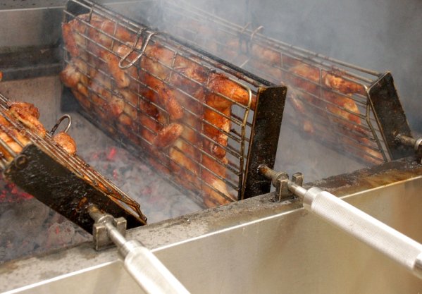 #DailyDish: Smokey #chicken for the weekend <a href="/LancSmokehouse/">Lancaster Smokehouse</a> <a href="/HogTails/">HogTails Smoke&Soul</a> @sosbbqont <a href="/QBBQPublicHouse/">Q BBQ Public House</a> &amp; Lisboa waterlooregioneats.com/smokey-chicken/
