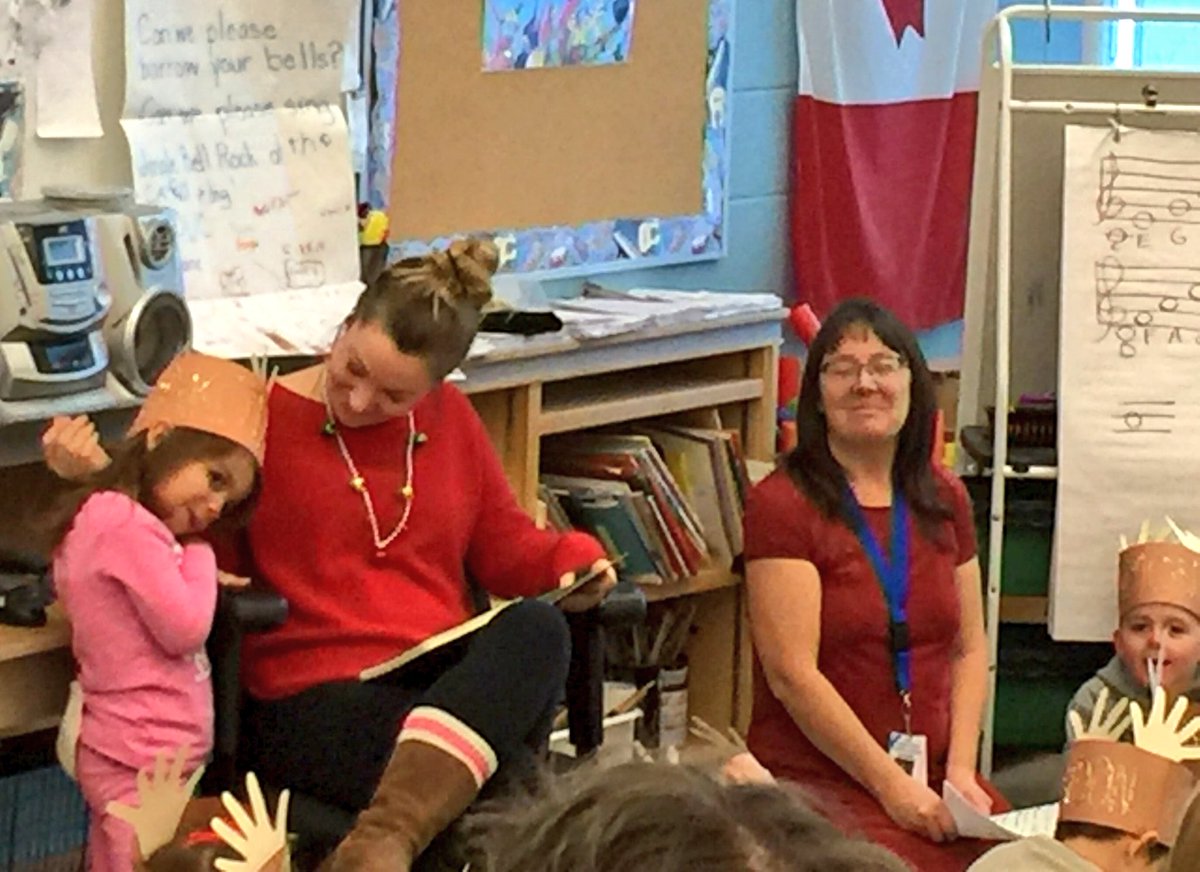 LittleFallsPS's tweet photo. Holiday celebrations in full swing in @MillsKimmill &amp; @jmorey #jksk class! @KLCarlyle #cutestreindeerever #proudfamilies https://t.co/xhrVGizIPK