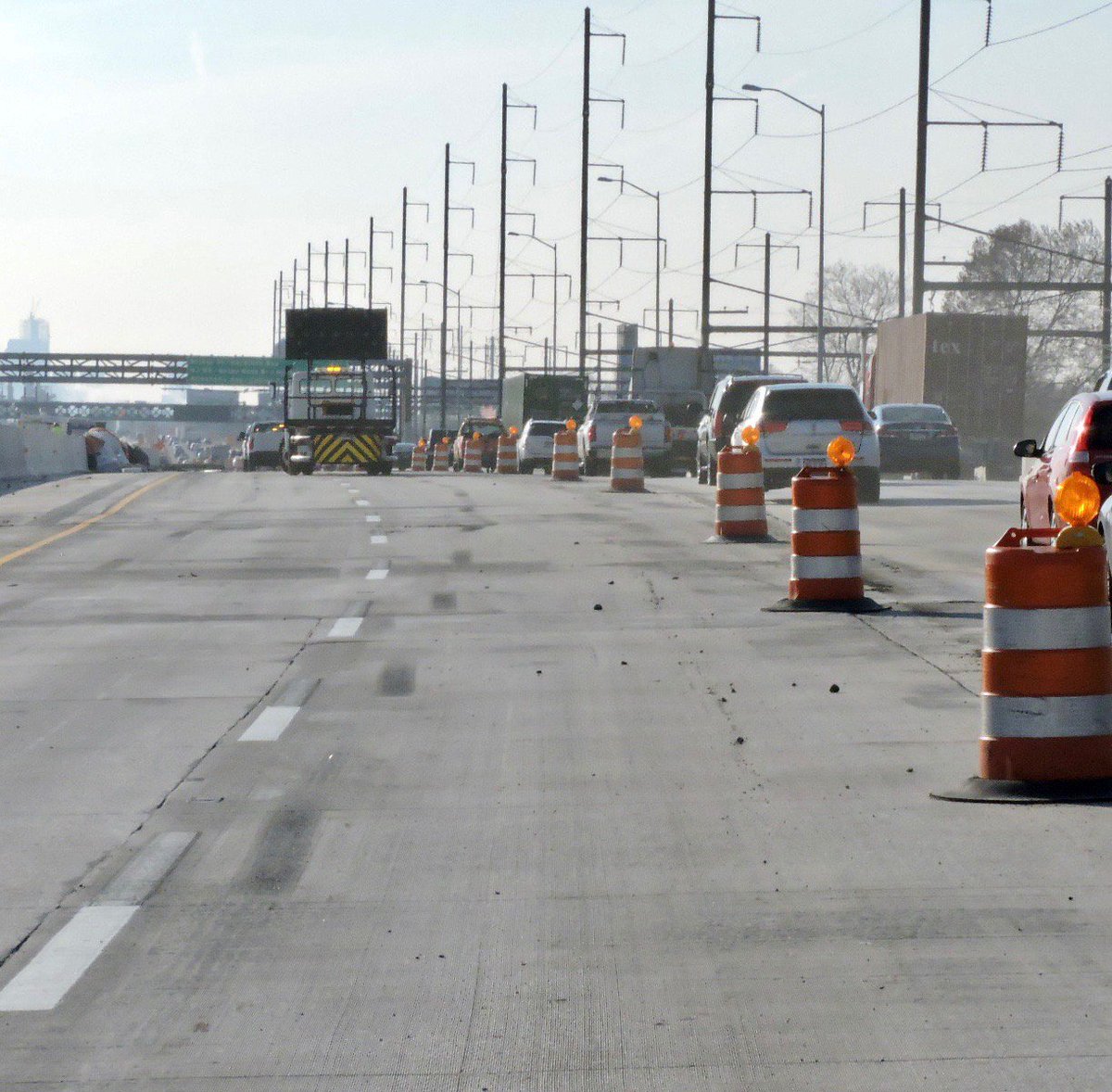 Barrels replace concrete barrier on I-95 between Cottman and Bridge.Expect 4 lanes each way next week as construction wraps up in this area.