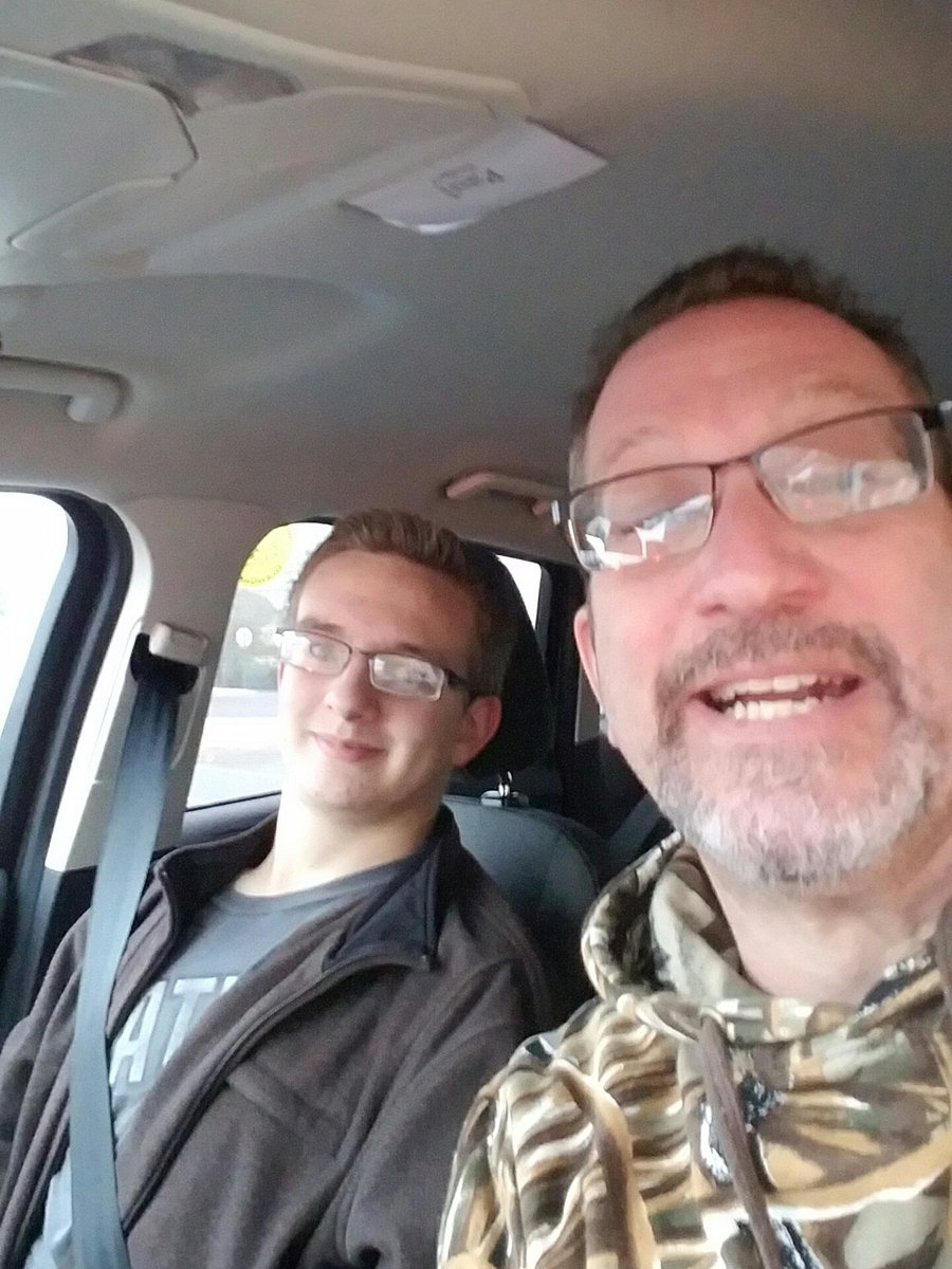 Yeager82's tweet photo. @heath_shelby hey bro. Hangin with my neighbor! #KWCK #HardingUniversity #Arkansas https://t.co/9M22elb1Bj