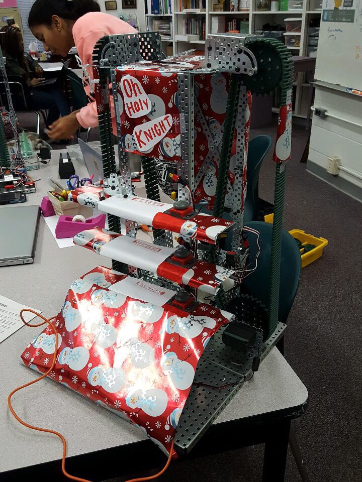 Knight_Inc_'s tweet photo. Fully decorated!!! @StanfordEng @IntEngineering @ParkwayEngineer #Engineering #NWRenginerds #nwrhs @16WAPTNews @NWRankinHS @RankinSchools https://t.co/wk7H2zbnUE
