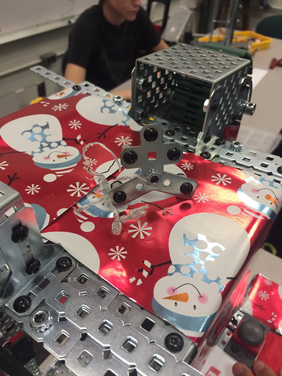 Knight_Inc_'s tweet photo. Fully decorated!!! @StanfordEng @IntEngineering @ParkwayEngineer #Engineering #NWRenginerds #nwrhs @16WAPTNews @NWRankinHS @RankinSchools https://t.co/wk7H2zbnUE