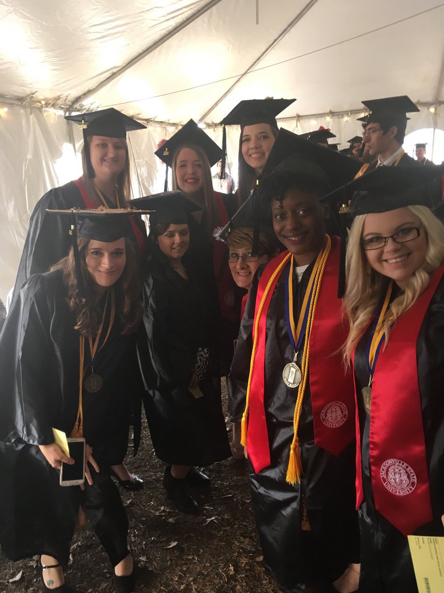 _SoleilFleur's tweet image. We did it 🎉🎓 #BlackGirlMagic #BlackWomenWithDegrees #Class2k16 #JaxSU