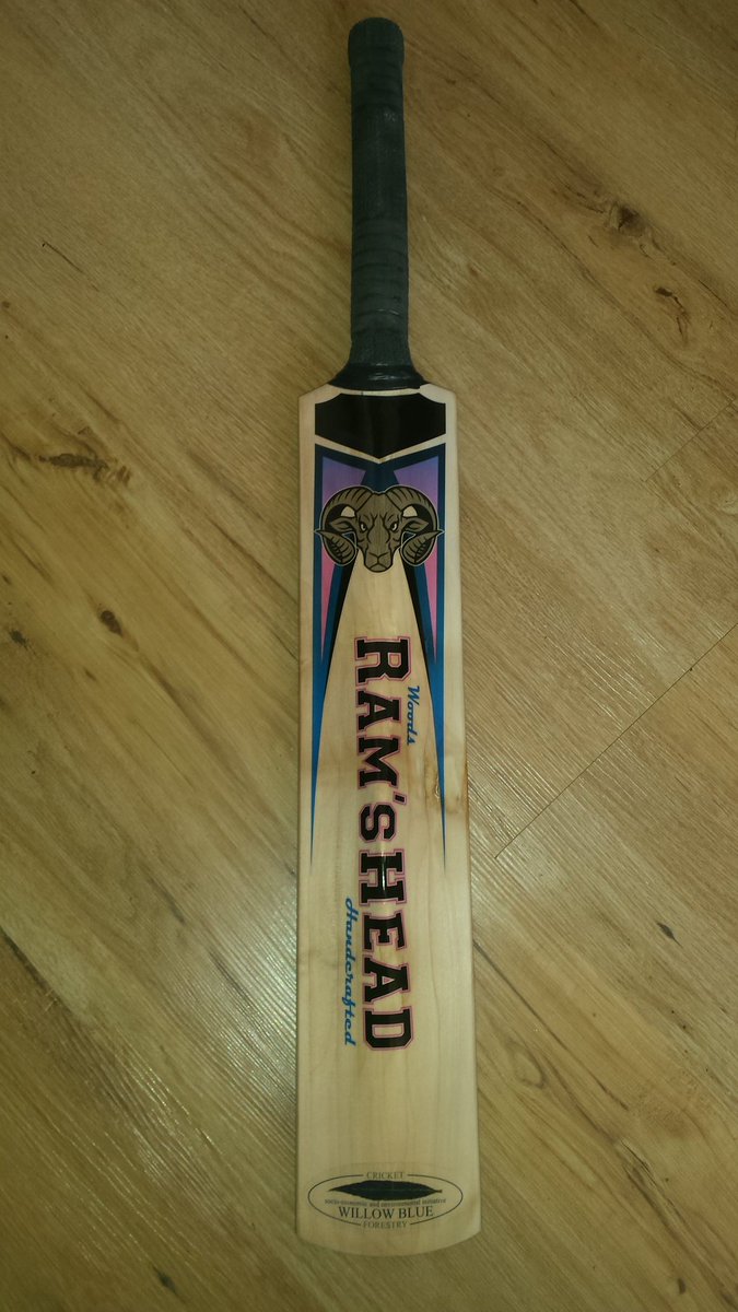 ramsheadbats's tweet image. The first of the new batch of Ram'sHead Lamb stickers. #J18 is on its way to Dorrigo.