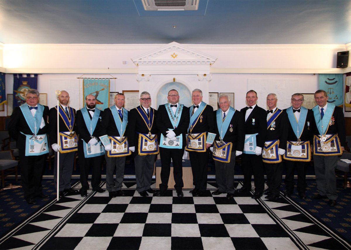 Some of the newly appointed officers along with WBro Nigel Hawkins Prov SGW the @WarwickshirePGL Rep for the evening.