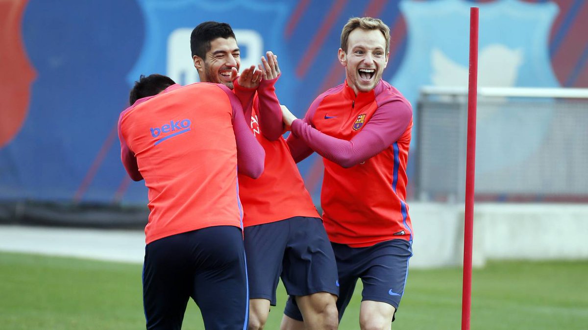 FCBSempree's tweet photo. El buen ambiente ha protagonizado el entrenamiento de este viernes https://t.co/EUuDe1NmIV  https://t.co/m5F0Zb7Mo1 https://t.co/N9yL7zSOX9