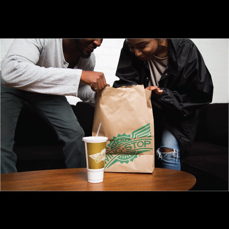 RickRoss's tweet photo. Tonight It's All About #WINGSTOP 🏈
LEMON PEPPER ALL-STARS vs. THE LOUISIANA RUB ROCKETS🚀🚀🚀
WHO YOU WIT? https://t.co/ZB6H6N9s6h
@WINGSTOP 📢📣 https://t.co/FdiurNQqZc