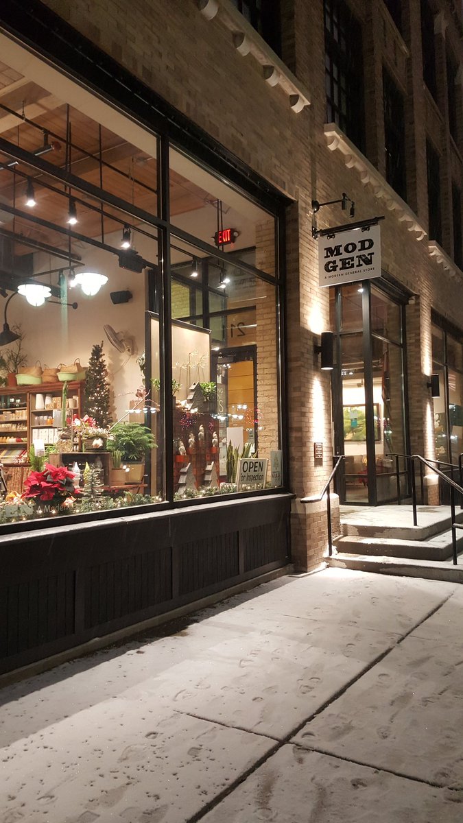 ChadWleczyk's tweet photo. A stroll through the @ThirdWardMKE !!! #DesignedAwareness https://t.co/Adz3azv1p0