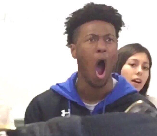 Digili7's tweet image. Quand ta mère commence à raconter des gros mytho sur toi aux invités