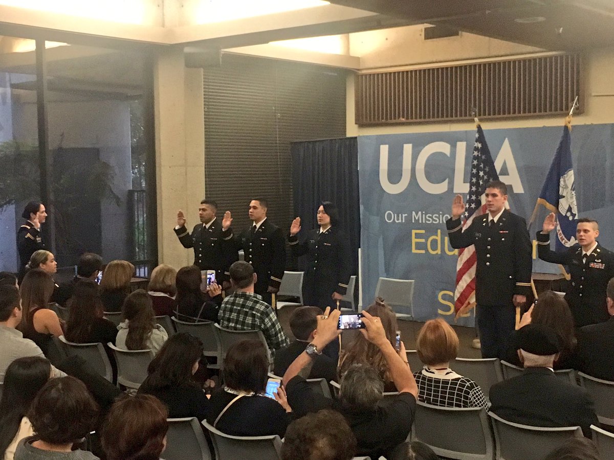 UCLAVetNet's tweet image. Lt. Col Stambersky giving the oath to the Army-ROTC @UCLA_Army_ROTC cadets #bruinproud