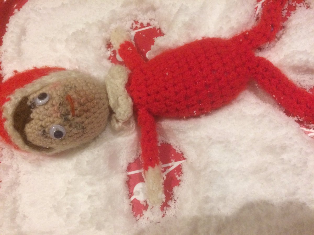 ColinTheElf's tweet photo. Just making a lovely snow angel #SnowingInside? https://t.co/7lWJ2xA9nI