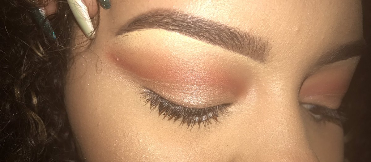 thelexijway's tweet photo. Lately, @JenessaAnnRosee has been inspiring me to get better at cut creases. #ThatBlendThough https://t.co/kBdK6EzFLX