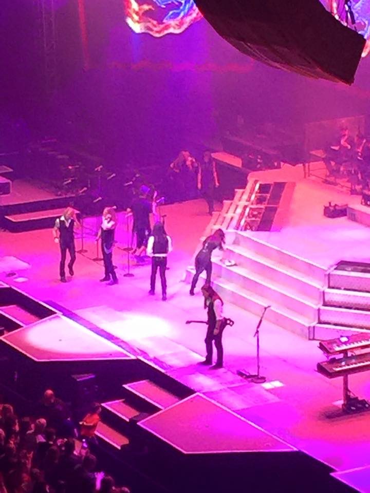 MariaR827's tweet photo. @trans_siberian Best Date Night!! Thank you! #bb&amp;tcenter #sunrise #bigdogrescue https://t.co/Z9d4CYXxsh