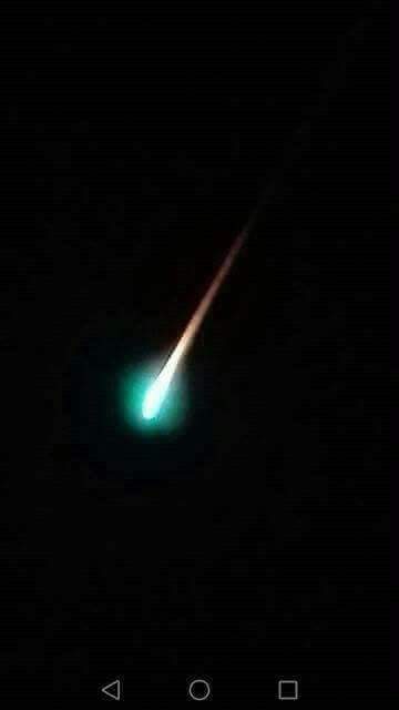 robinsonmorabol's tweet photo. Posible meteoro https://t.co/91nwtlivK9