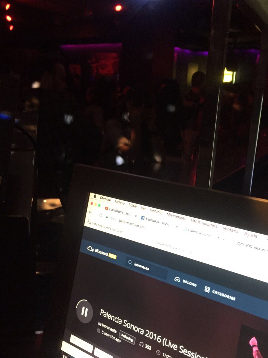 CheeseBaconDjs's tweet photo. @intronautadj lo esta petando en el @geppettoleon  y él no lo sabe, benditas sesiones de @mixcloud !! https://t.co/aoXe4kCT7G