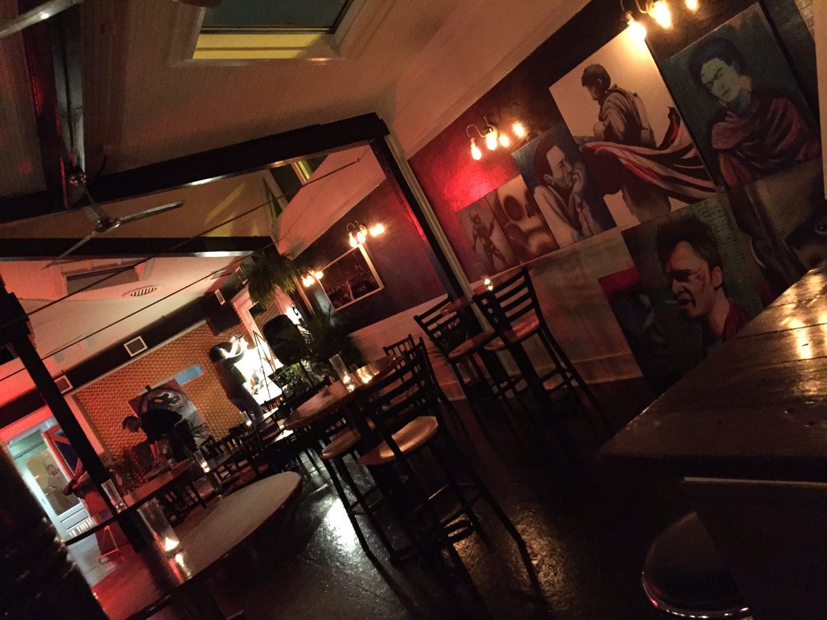 JandrosTx's tweet image. Live Art tonight. Just getting started! 
Located at 2623 N. St.Marys Street