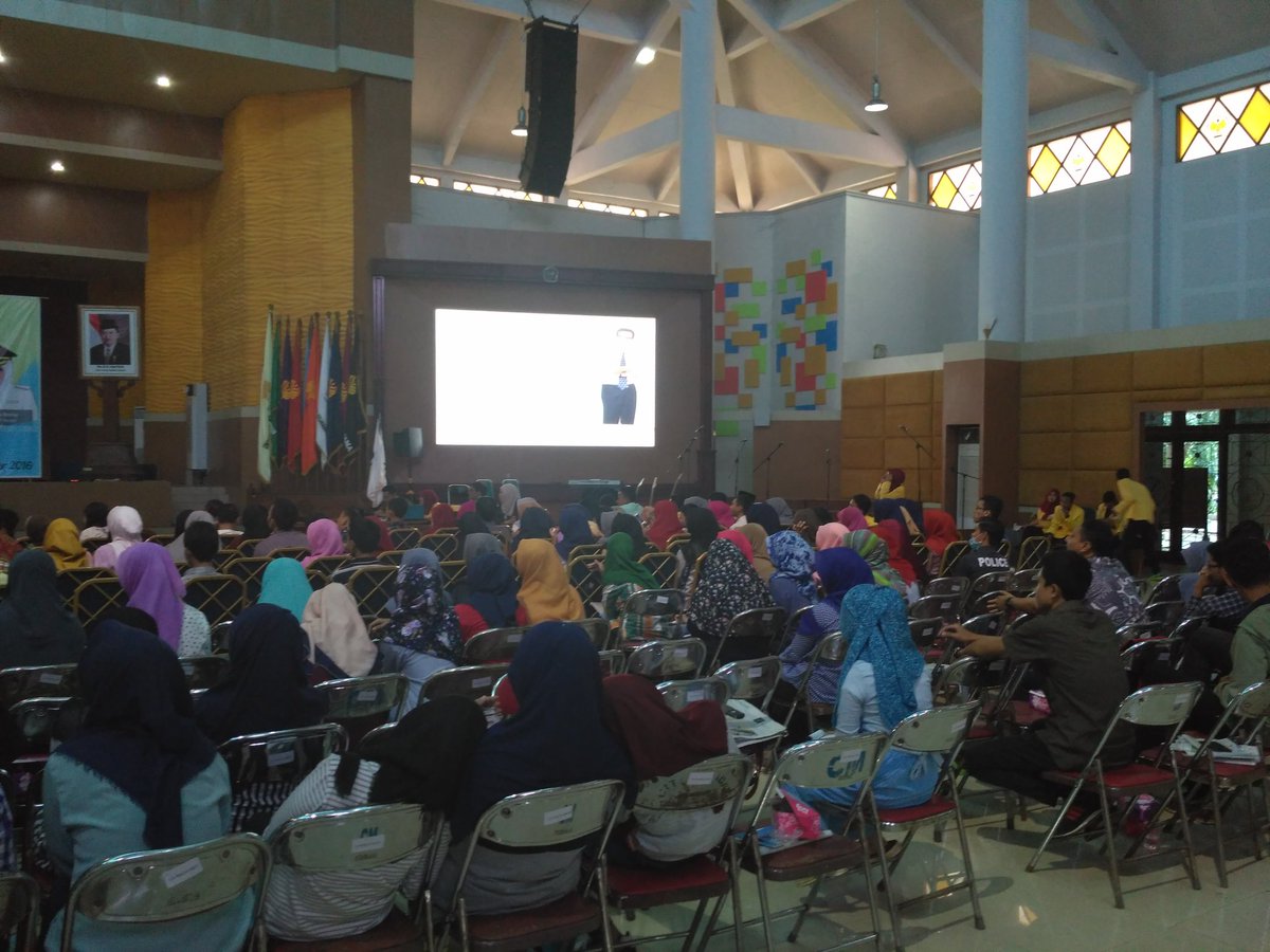 Bupati Kudus sbg narasumber Talkshow Nasional "Pemimpin Inovatif Penggerak Pembangunan Bangsa Demi Indonesia Mandiri" di <a href="/bemfe_unnes/">BEM FE Unnes</a>