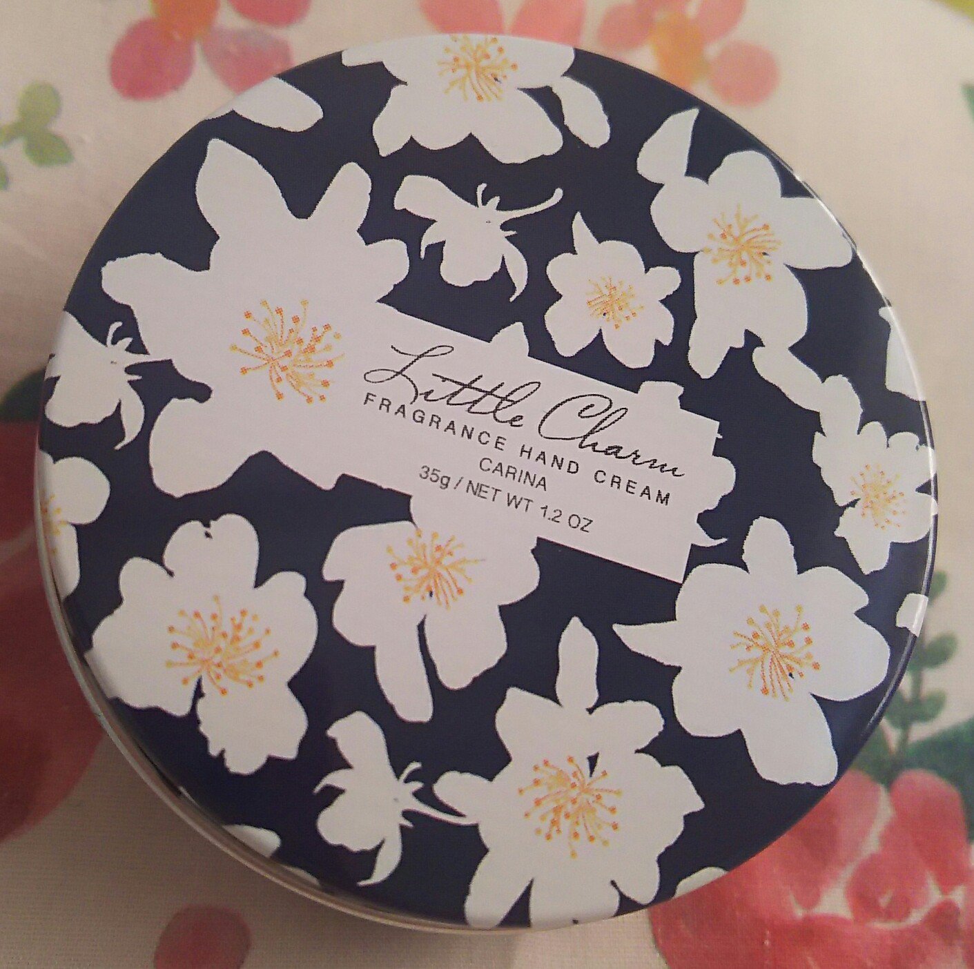 朝倉 あきら 晴海トリトンのplazaで買ったハンドクリーム 可愛い缶で香りもよくて塗った感じもいいのだ T Co X3mkq04ysq Twitter