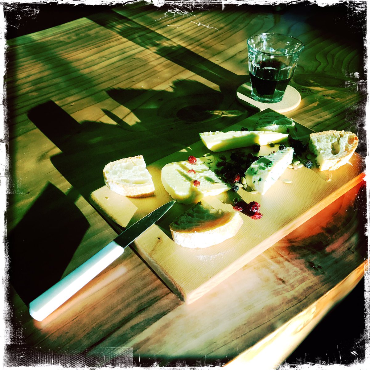 samishbaycheese's tweet photo. Come hang out with Charley at the fire and have a glass of wine and a cheese board @samishbaycheese this weekend! https://t.co/Ey4H5aQEyD