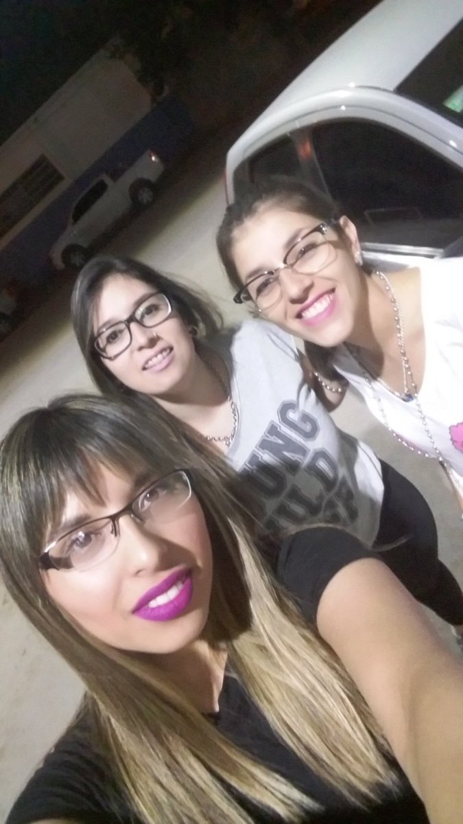 VaninaGalantini's tweet photo. Esperando a @pablitolescano!! #Viernes #Cba #XlAbasto https://t.co/LA3BpyIe50