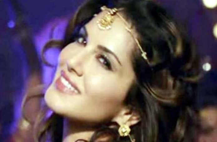 Real_Trending's tweet image. ‘રઇસ’ના ગીતના કારણે સની પર કરોડો રૂ.નો વરસાદ કારણ કે… 
#Bollywood #Entertainment
 realtrending.com/entertainment/…