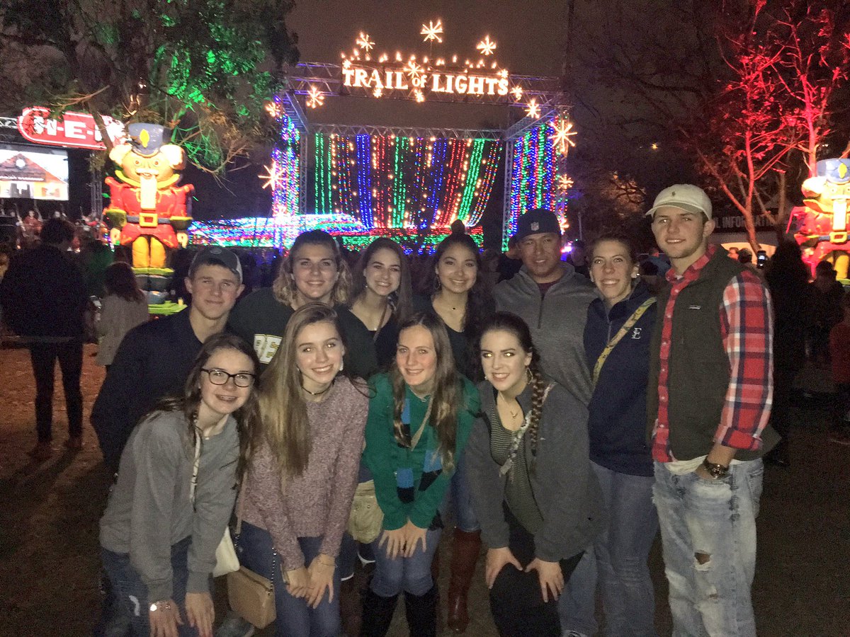 CodyVinklarek20's tweet photo. Best FCA group out there! #lightswerelit#FCA https://t.co/gvrLrrJYGp