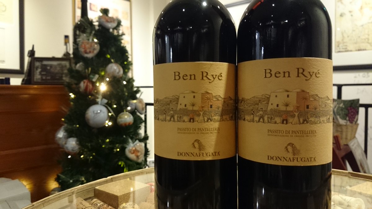 0452275373's tweet photo. シチリア最高峰の甘口ワイン“ベン リエ”が入荷しました♪
#Passito #Vino #Dolce #Pantelleria #Donnafugata #IlCalice #ワイン #甘口ワイン #デザートワイン #イタリア #シチリア https://t.co/VbPDLqSFMH