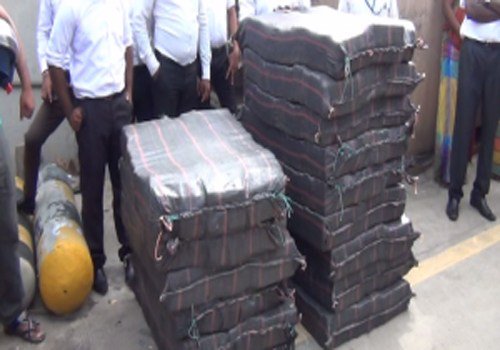 Real_Trending's tweet image. ૬૦૦ કરોડનું કોકેઈન શોધવા મુન્દ્રા પોર્ટ પર પોલીસની ટીમે ધામા નાખ્યા 
#Gujarat #News
 realtrending.com/gujarat/police…