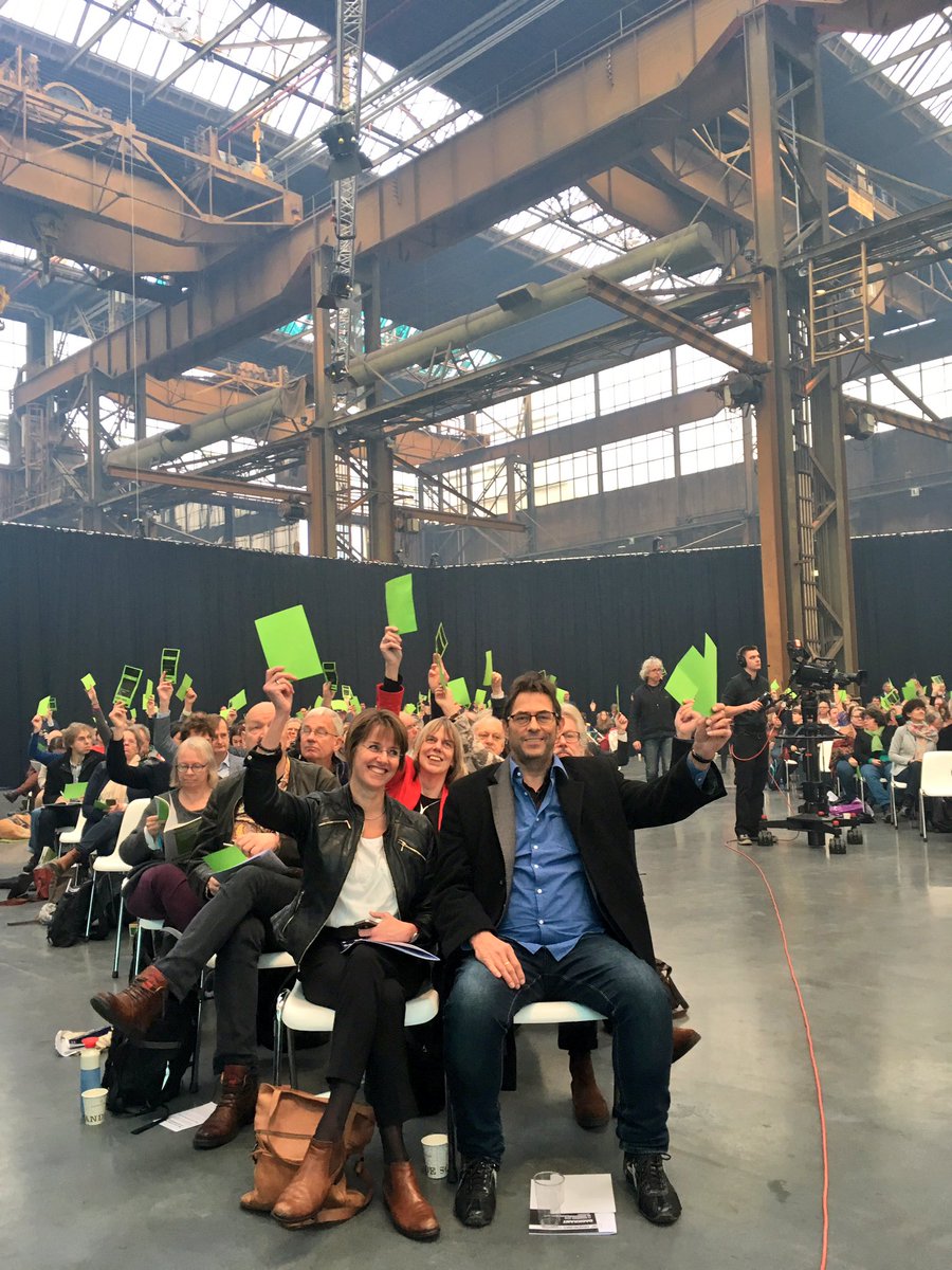 GroenLinks Waterland met @astridvdweijenb en @Copybert op de eerste rij! #stemvoorverandering