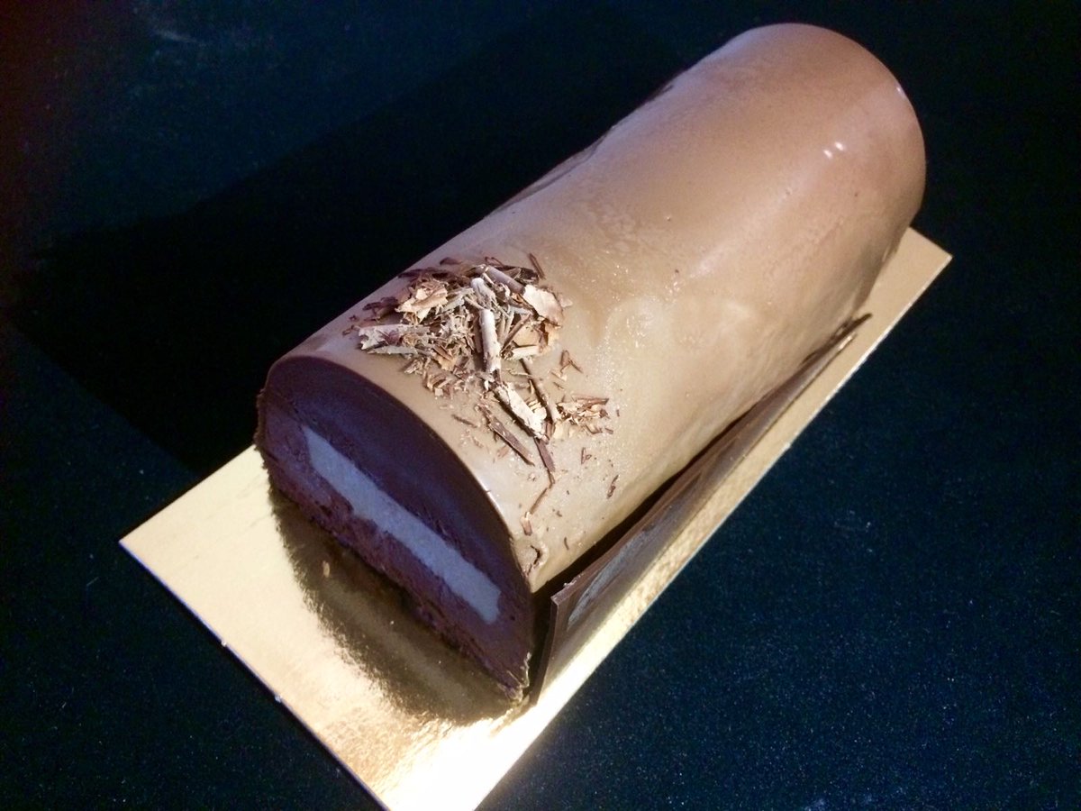 Découvrez en exclusivité chez #lamaisondusansgluten (75010) les 2 saveurs de bûches #sansgluten réalisées pour #Noel par l'<a href="/AtelierdesLilas/">L'Atelier des Lilas</a>