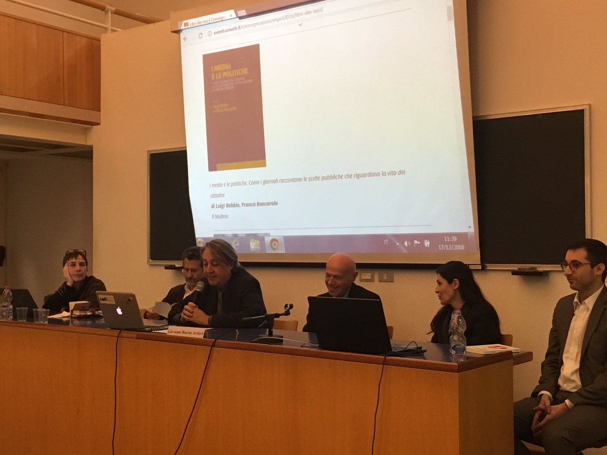 braccialer's tweet photo. I libri dei soci di #compol2016 @FrancaRoncarolo #novelli #ilvodiamanti @DCampus #giacomini. Alla consolle @gba_mm #compol2016 https://t.co/ILxe06lUpp