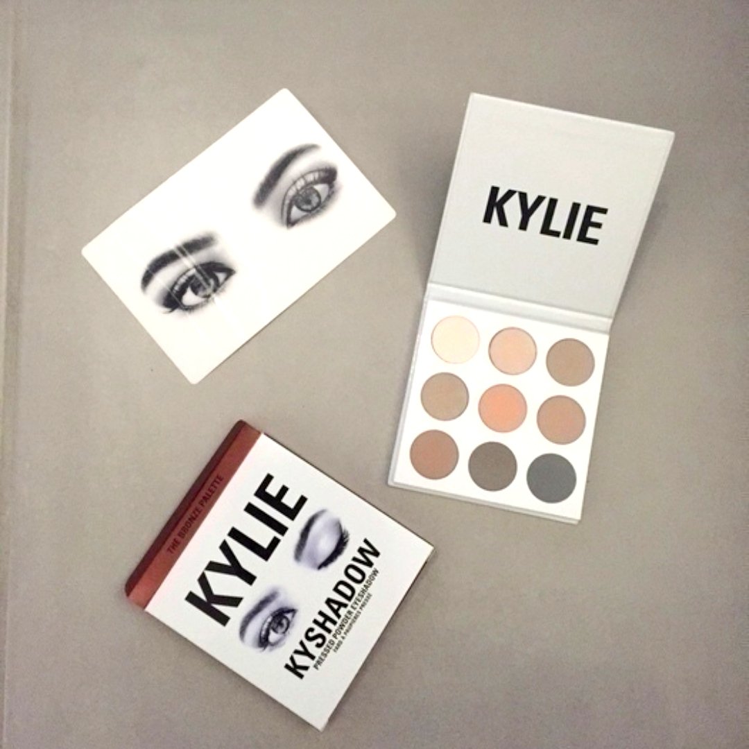 Tout frais du fil d'actu : Palette fard à paupières Kylie. #Kyshadow

🔎: Kylie sur #Vinted