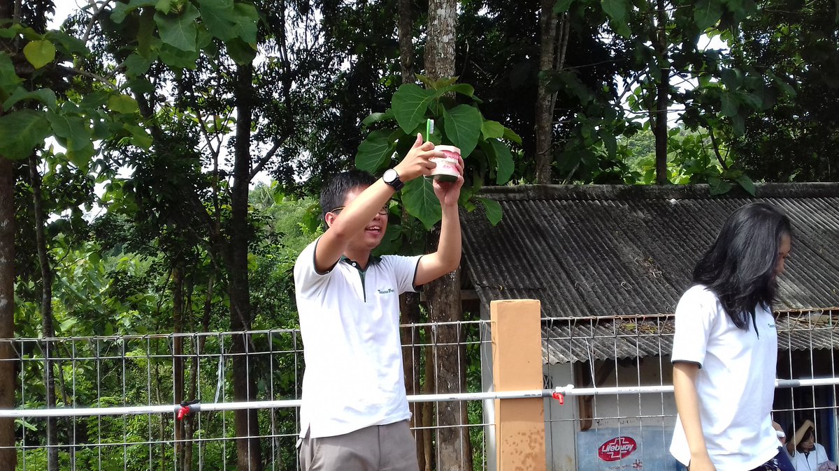 tsaUGM's tweet photo. Kegiatan cuci tangan dan sikat gigi diikuti dengan antusias oleh adik2 SDN Waduk Gunungkidul 🙆🙆 https://t.co/z1XhHgnZuM
