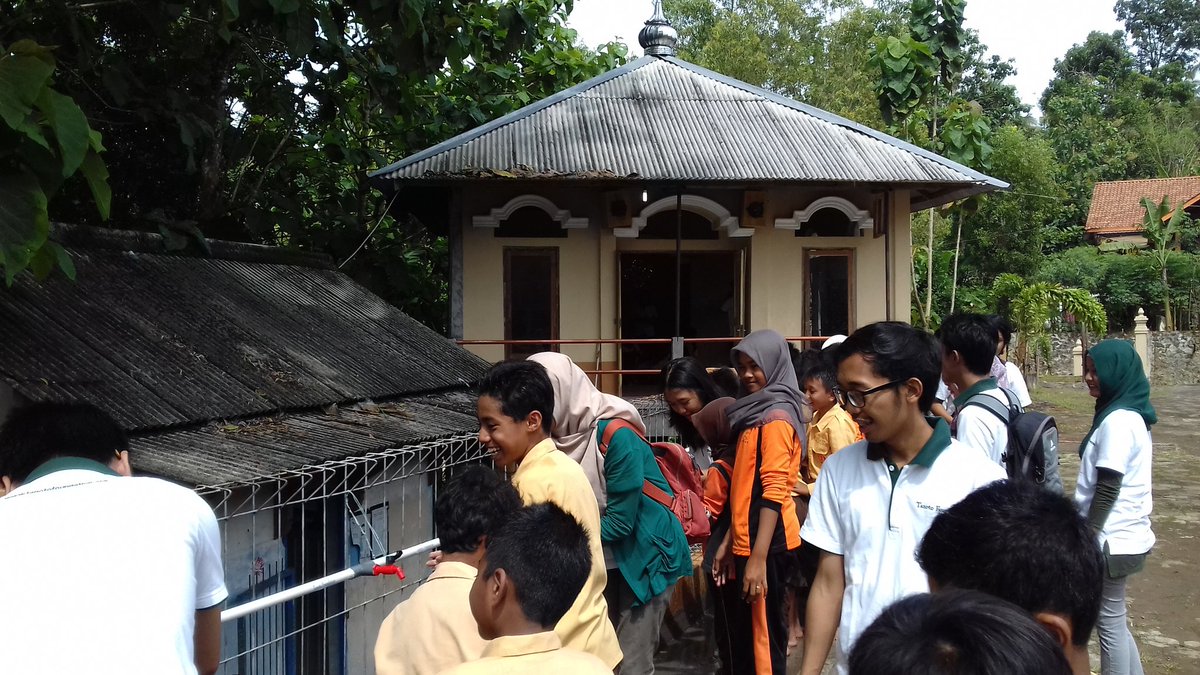 Kegiatan cuci tangan dan sikat gigi diikuti dengan antusias oleh adik2 SDN Waduk Gunungkidul 🙆🙆