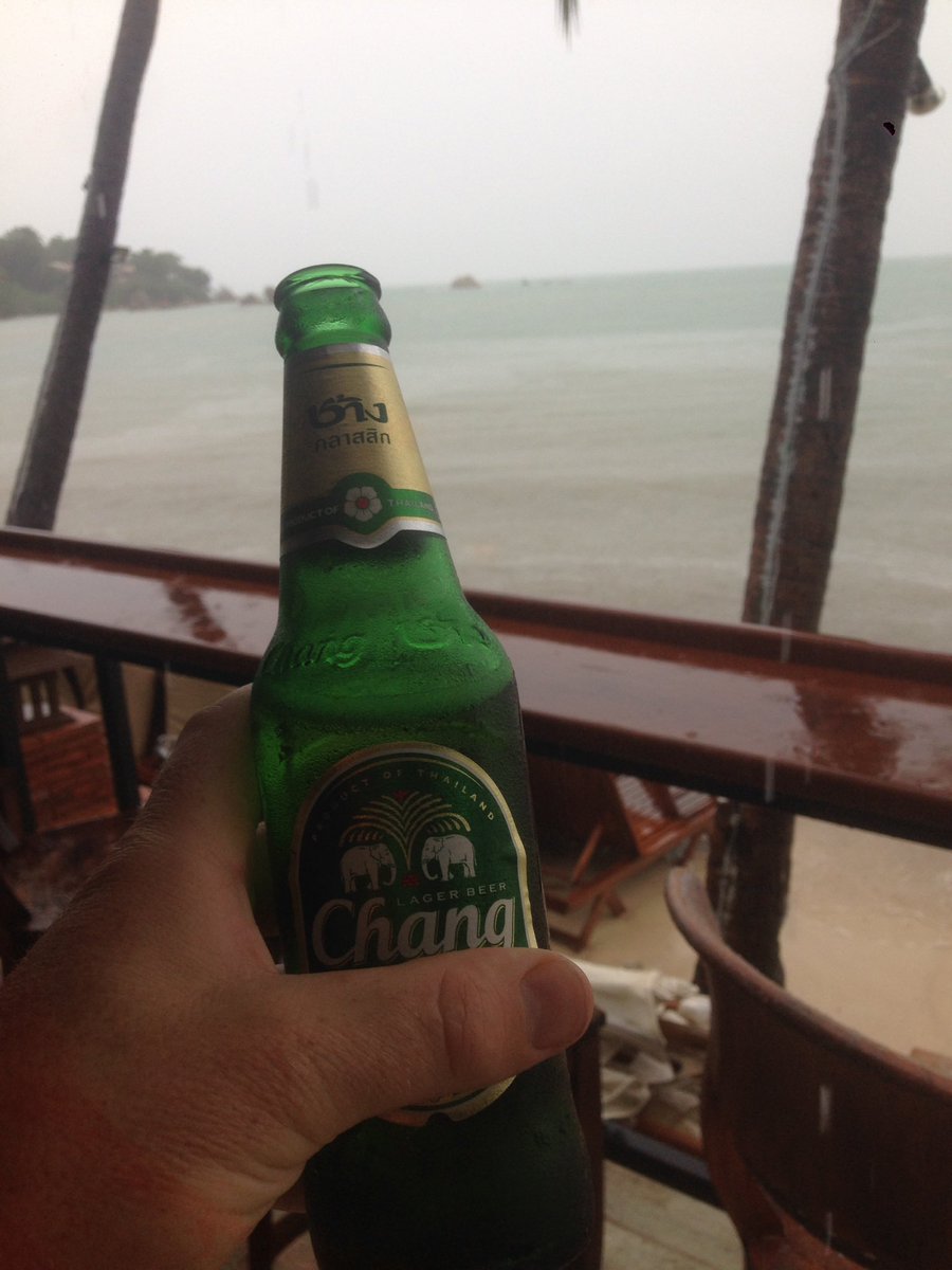jackliveshere19's tweet photo. It might be raining but I'm relaxed and here all week. #kohsamui #seriouslycoldbeer #bigyeardone https://t.co/8MTCDRDyox