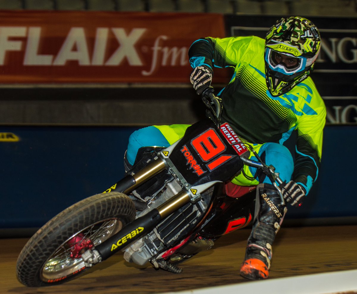 Hoy daremos espectáculo en el <a href="/dtxbarcelona/">DTX Barcelona</a> <a href="/PalauSantJordi/">Palau Sant Jordi</a> !!!!! ✊🏼🔥
Fotografía:Joan Santos 
<a href="/NiTEKhelmetsEU/">NiTEK Helmets Europe</a> <a href="/Acerbisitalia/">ACERBIS</a>  #rainers